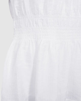 8220 Brilliant white;4
