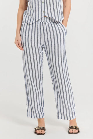 1509 Brilliant White w Deep Ultrama;7