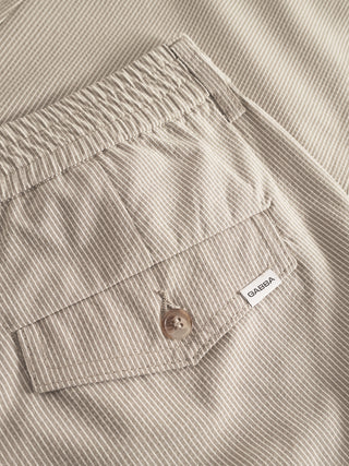khaki;4