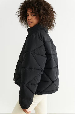 Black (9000);3