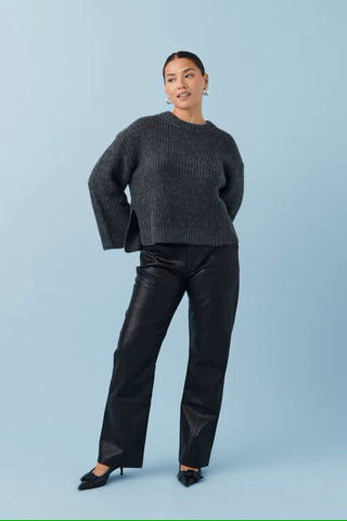 Black (9000);1