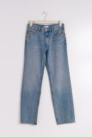 Tinted blue (5621);4