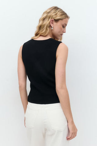 Black;7