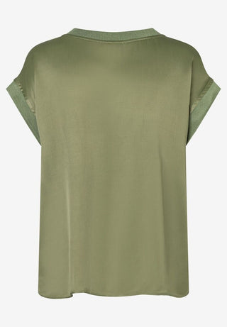 0677 pale olive green;2
