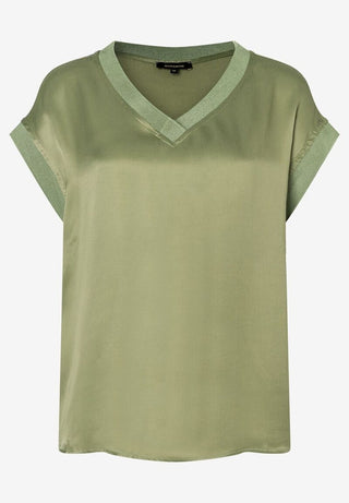 0677 pale olive green;1