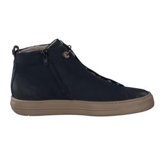 02 Black;7
