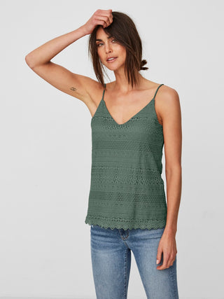 224196 Laurel Wreath;13