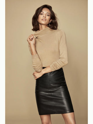 295042 Black Beauty;8