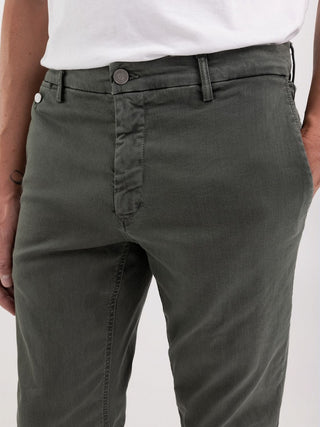 030 MILITARY GREEN;24