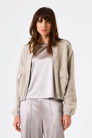 6238 feather grey;3