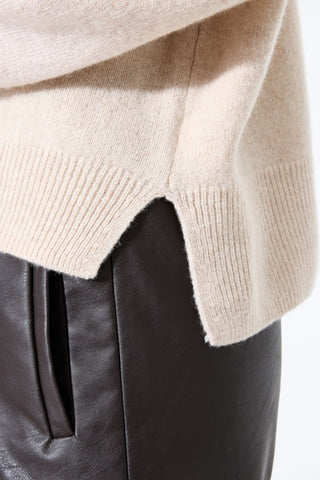 5853 neutral blond;8