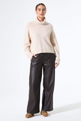 5853 neutral blond;11