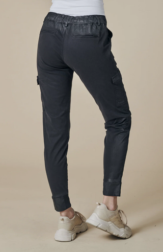 BLACK;4