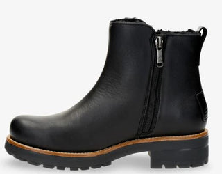 Black;4