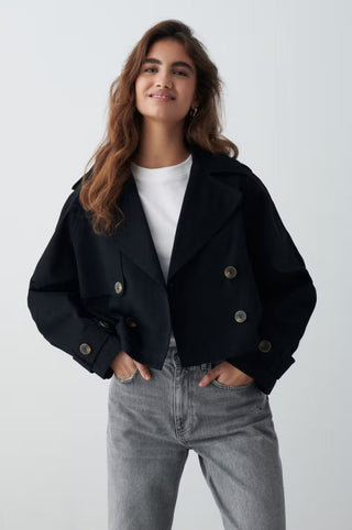 Black (9000);1