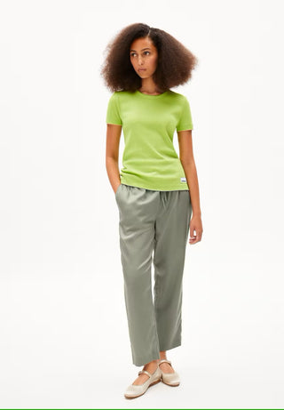 2677 super lime;11